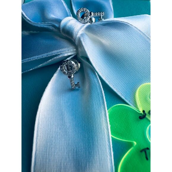 RARE Tiffany & Co. Diamond Key Earrings in 18k White Gold - Picture 6 of 11